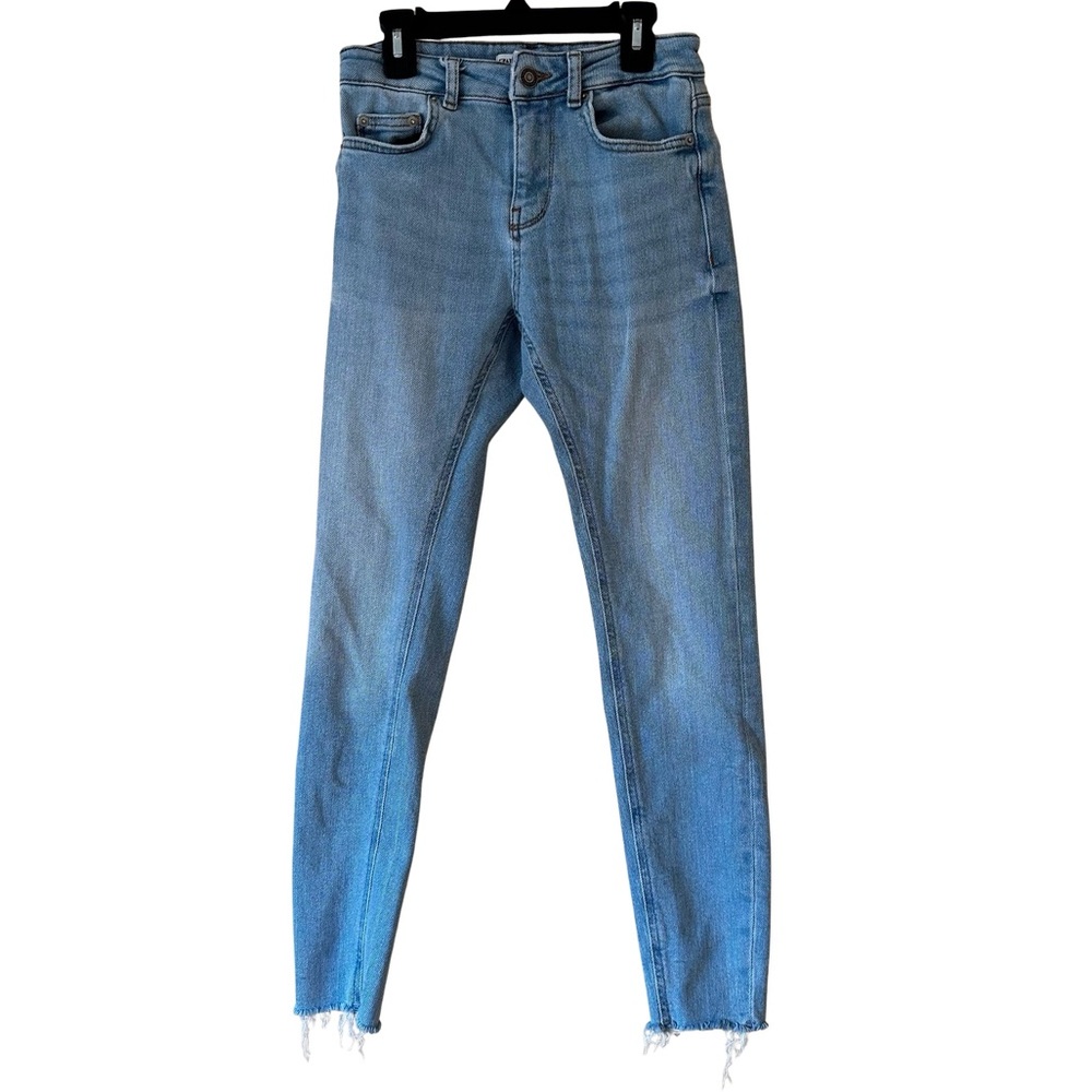 Zara distressed cut-off skinny jeans